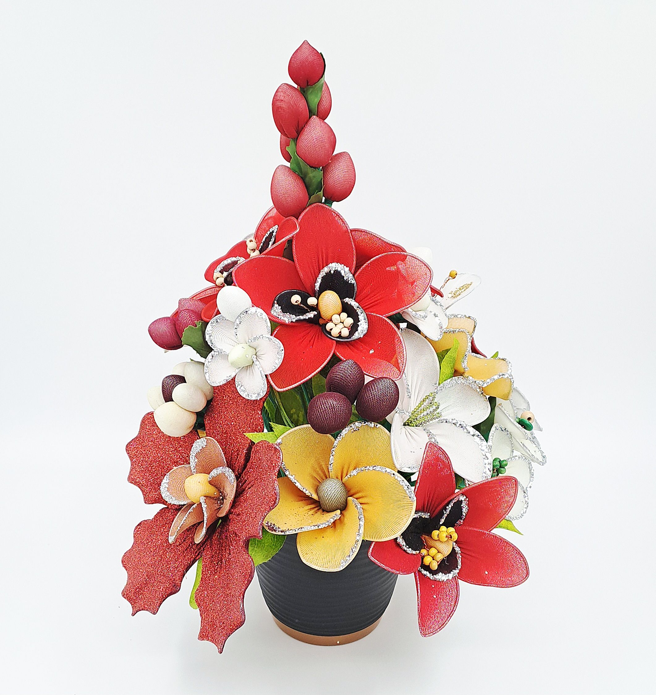 Bouquet de fleurs artisanal rouge, blanc et jaune
