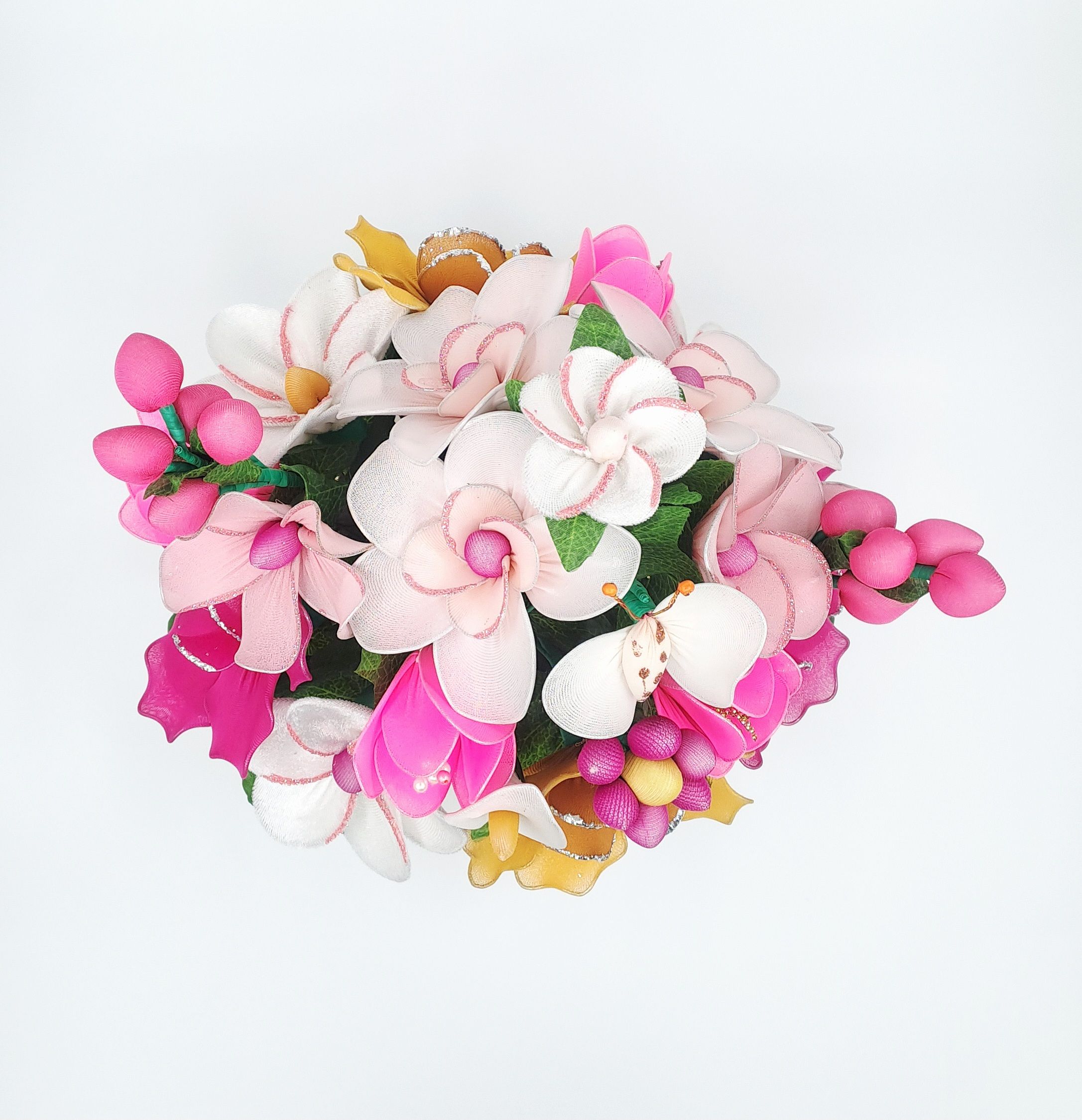 Bouquet de fleurs artisanal rose, blanc et jaune
