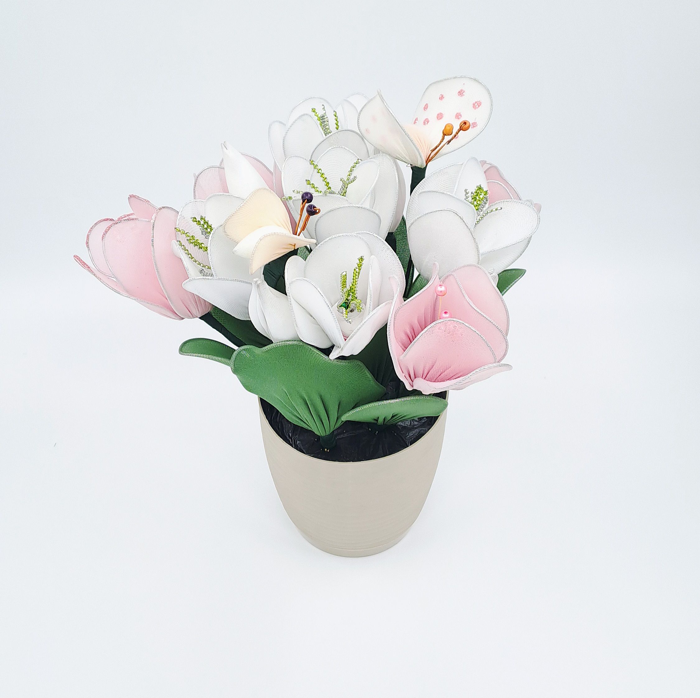 Bouquet de fleurs artisanal rose et blanc