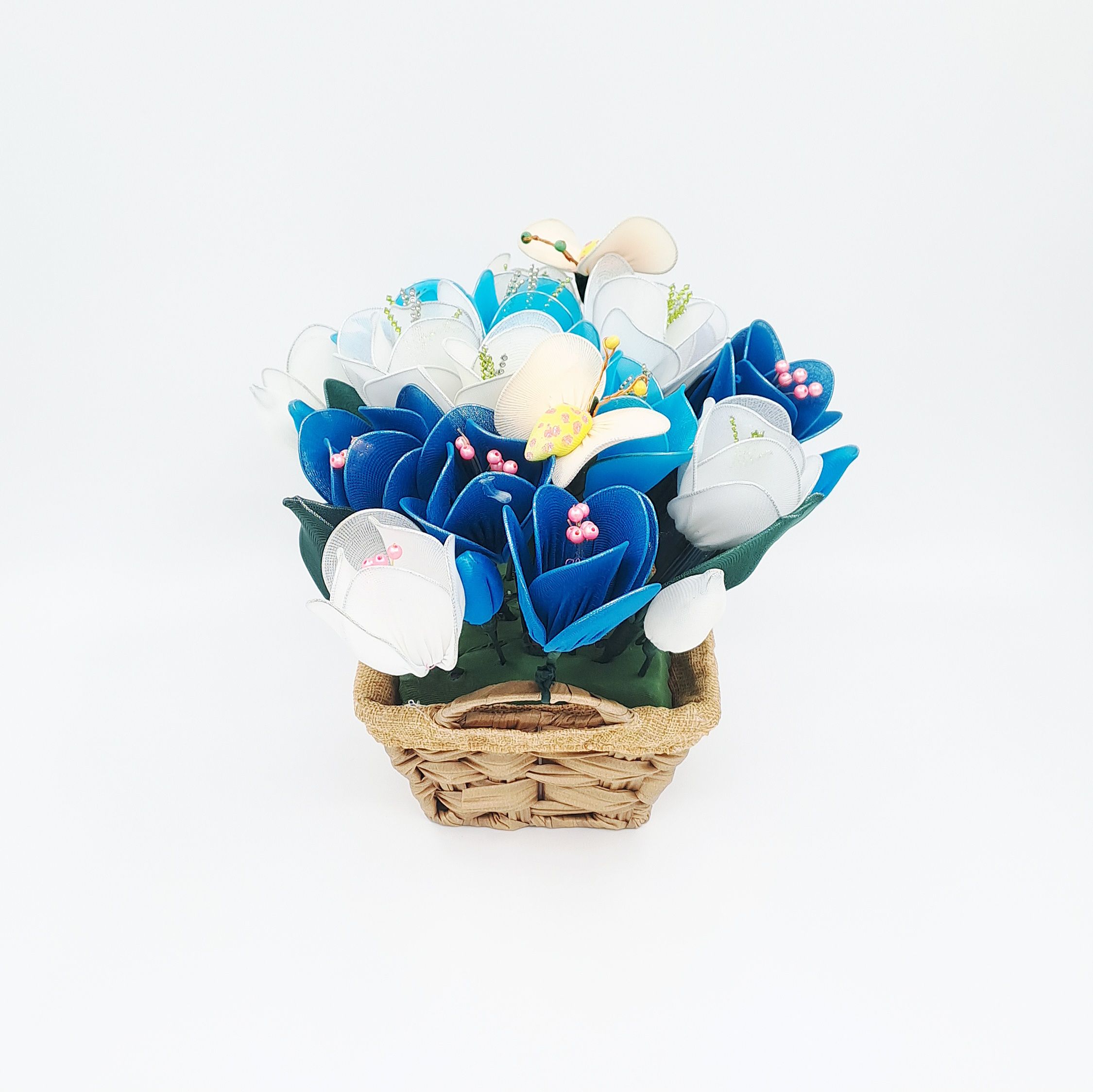 Bouquet de fleurs artisanal blanc et bleu