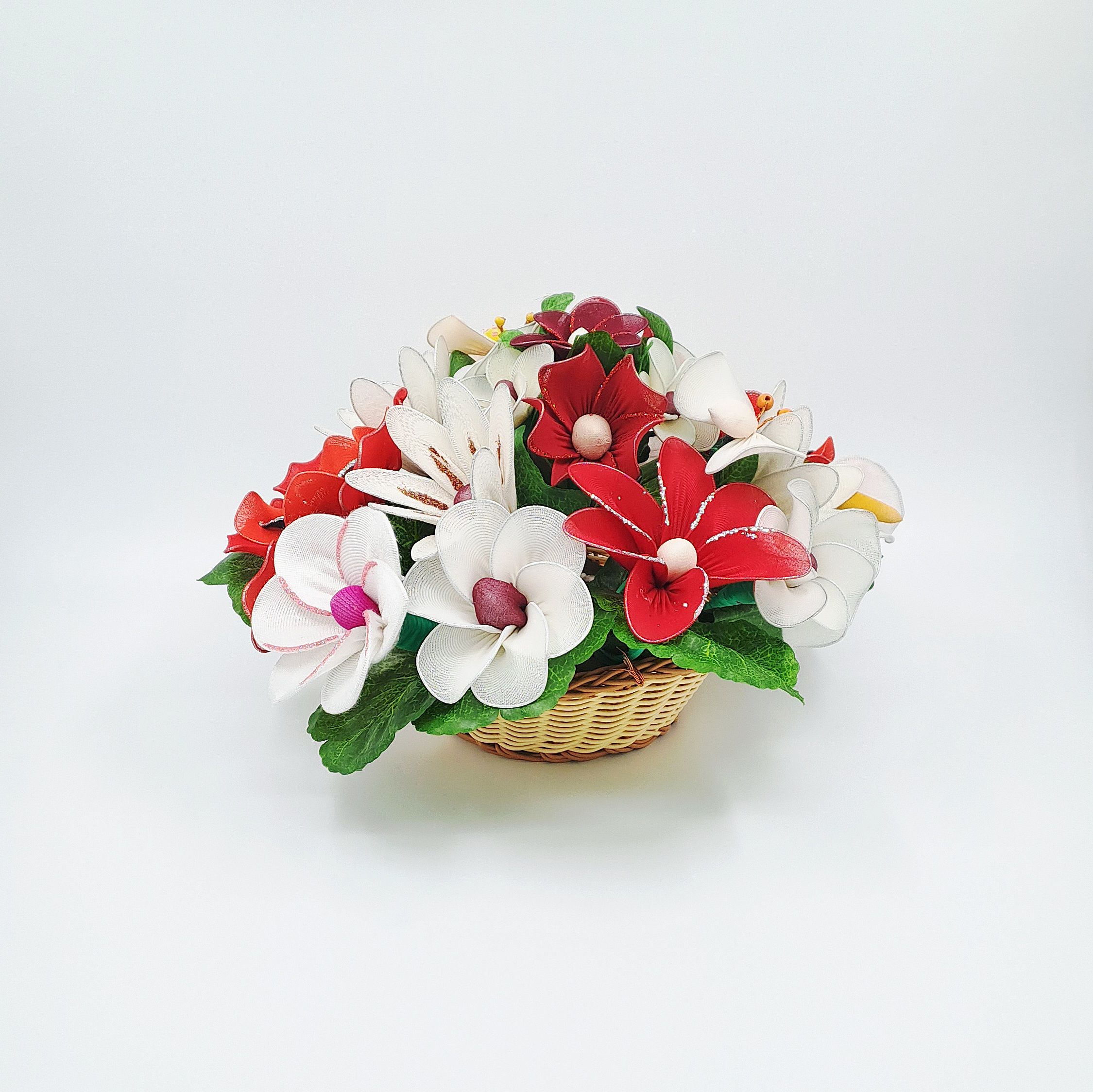 Bouquet de fleurs artisanal rouge et blanc